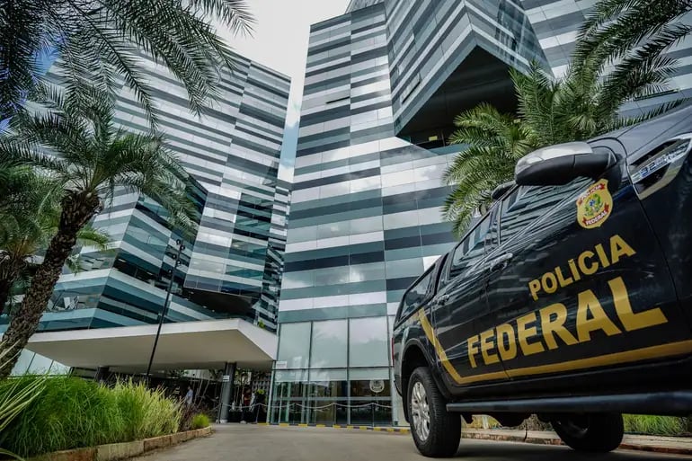 ‘Camaradagem’: como a PF classificou negociação entre BRB e Banco Master em relatório liberado pelo STF
