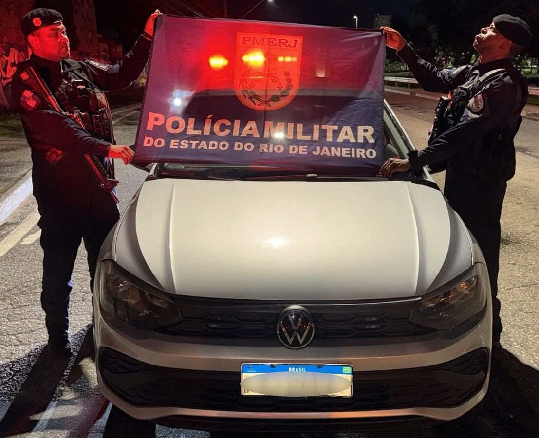 Veículo roubado é recuperado e suspeito é preso em flagrante pela PM em Nova Iguaçu (RJ)