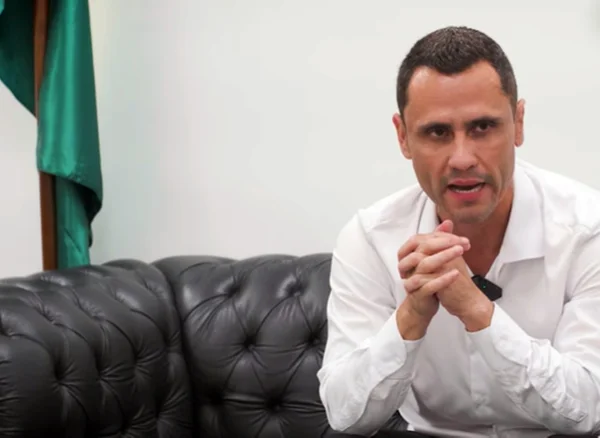 Cleitinho abre 25 pontos sobre Kalil e 35 sobre Patrus no 2º turno em MG
