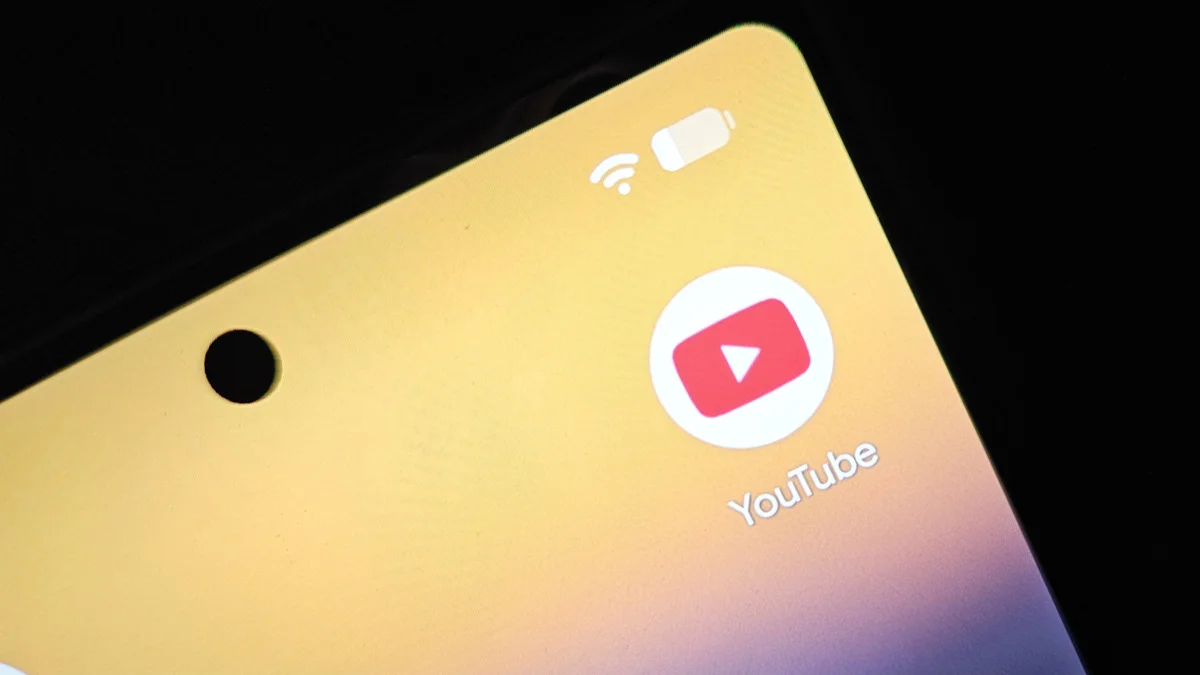 Imagem da matéria: Bug no YouTube impede play em vídeos antigos e congela app no iPhone e Android