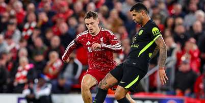 Imagem da matéria: Olise viraliza com entrevista inusitada após goleada do Bayern na Champions: 'Pior entrevistado de todos os tempos'