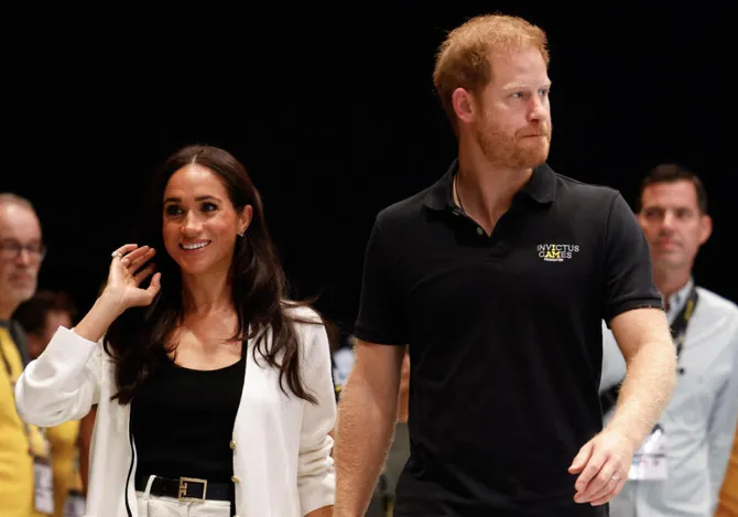 Prince Harry and Meghan are returning to the UK with their children, British newspaper says