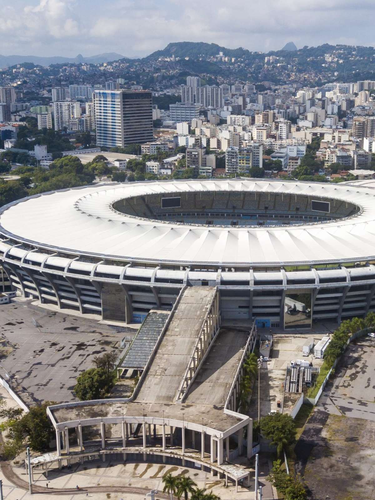 Governo do RJ multa Flamengo e Fluminense, responsáveis por gestão do Maracanã