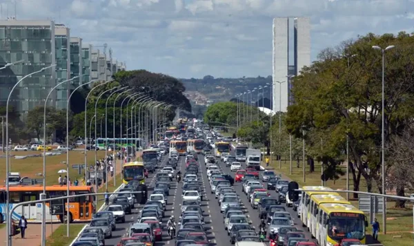 Show e corridas alteram trânsito na área central do DF no fim de semana