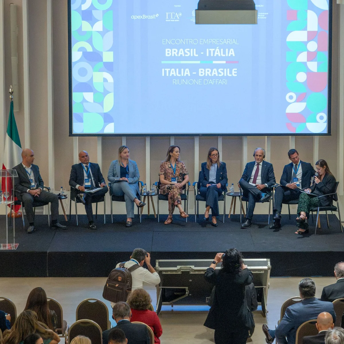 Brasil e Itália discutem integração industrial durante encontro em Brasília