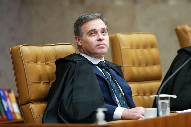 Mendonça reforça que não tem acesso ao histórico do celular de Vorcaro