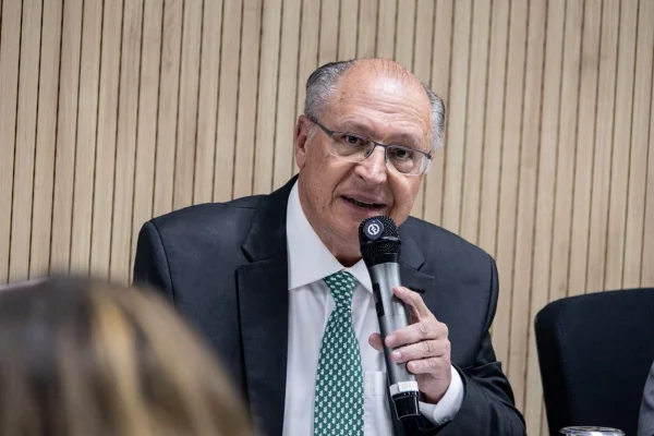 Mendonça inclui Alckmin em ação de Flávio contra Durigan e Lula no TSE - destaque galeria