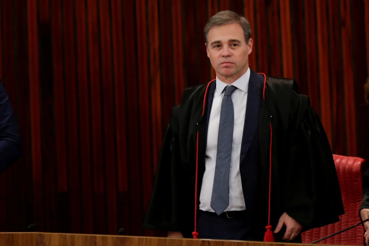 Mendonça diz que liberar todas as provas do Master macularia investigações