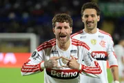 Léo Pereira, zagueiro do Flamengo, comemora gol do clube