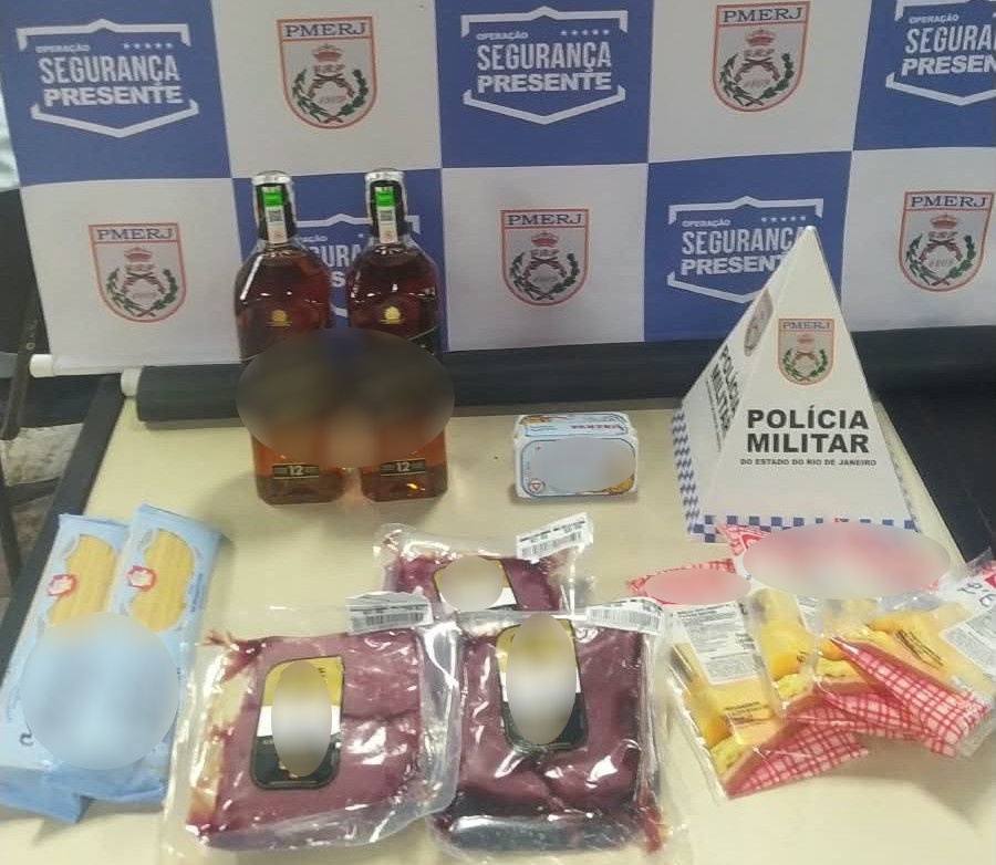 Homem é preso após furtar uísque, carnes nobres e queijos de supermercado em Ipanema