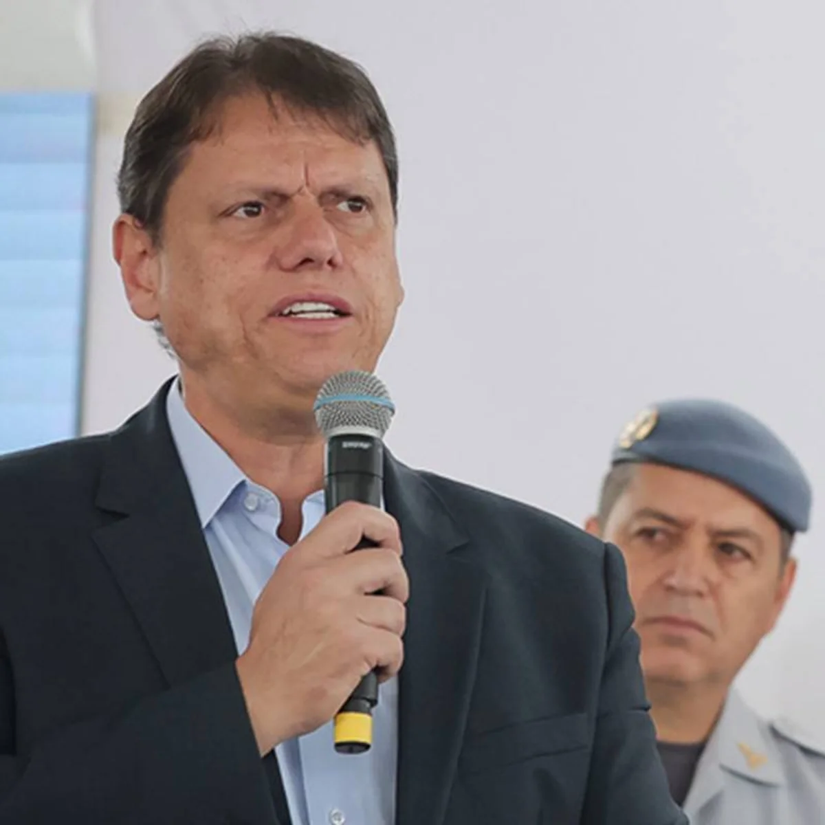 Haddad aciona TRE-SP contra gravações de Tarcísio em obras estaduais