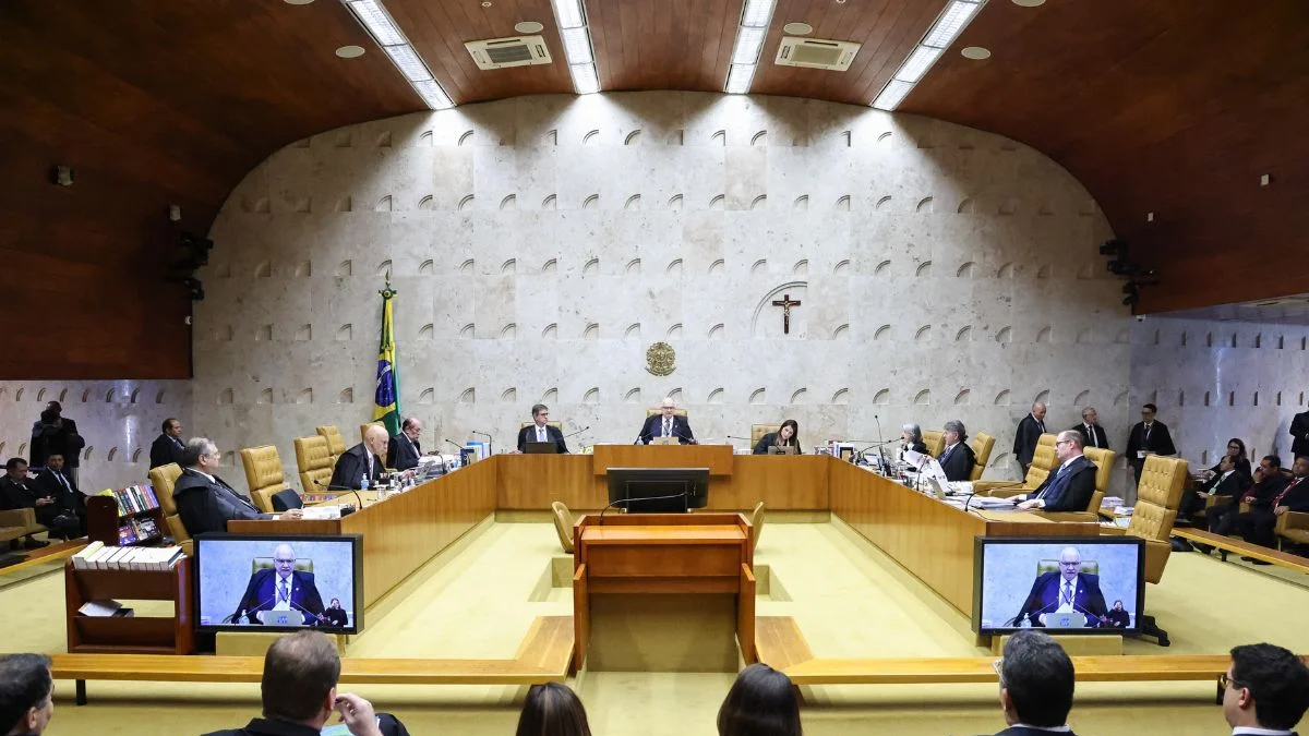 Brasília em Chamas (por Antônio Carlos de Medeiros)