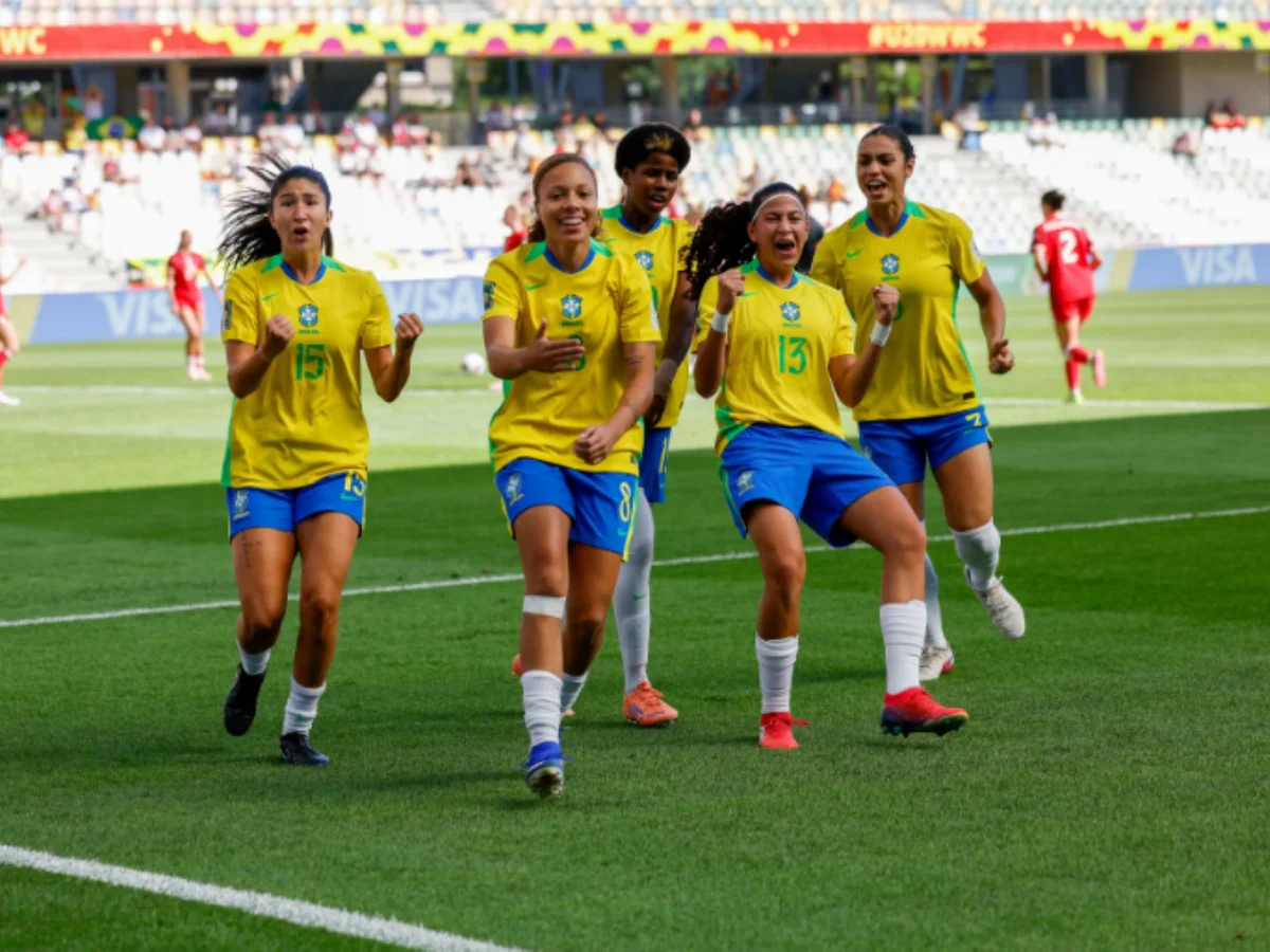 Brasil vence Inglaterra de virada e vai às oitavas da Copa Feminina Sub-20