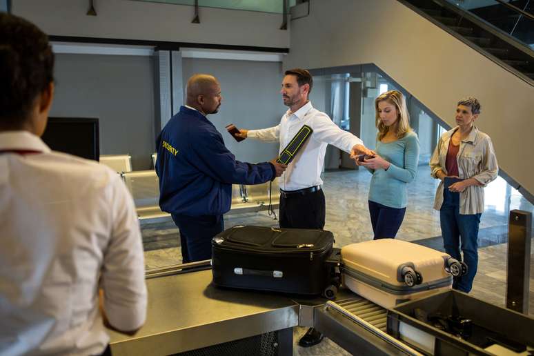 Do controle de passageiros às portas reforçadas: como o 11 de setembro mudou a segurança da aviação