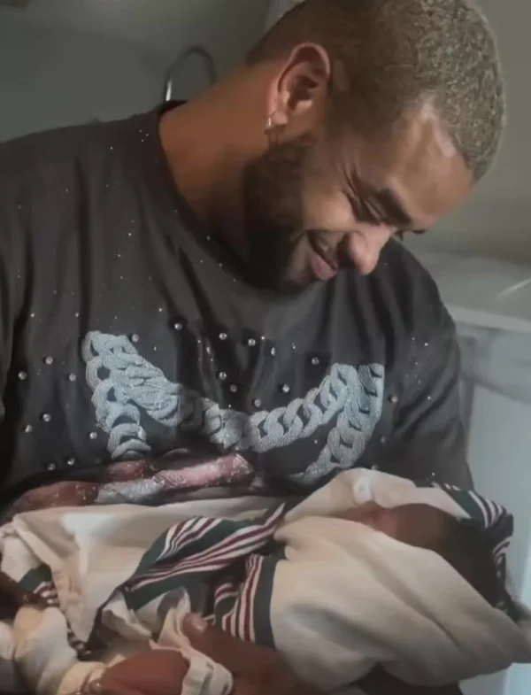 Morre, aos 3 meses, Astro Monte, filho de RazB, integrante do B2K