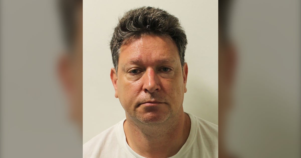 Homem do Reino Unido se declara culpado por usar fórum online para incentivar estupro de mulheres inconscientes