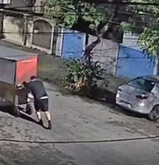 Hugo empurrava carrocinha que usava para trabalhar. Foto: Reprodução/TV Globo