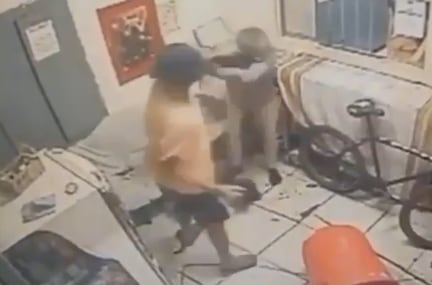 Homem se entrega à polícia após esfaquear idoso durante briga em hotel de Niterói (RJ)