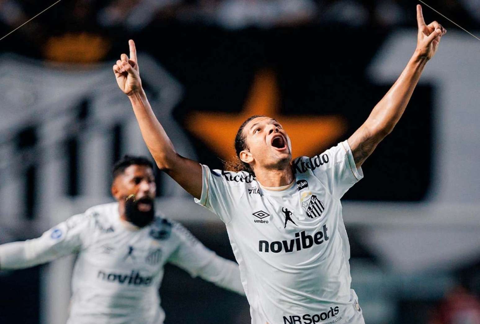 Willian Ar&atilde;o marcou um dos gols da vit&oacute;ria do Santos sobre o Atl&eacute;tico Mineiro &ndash;