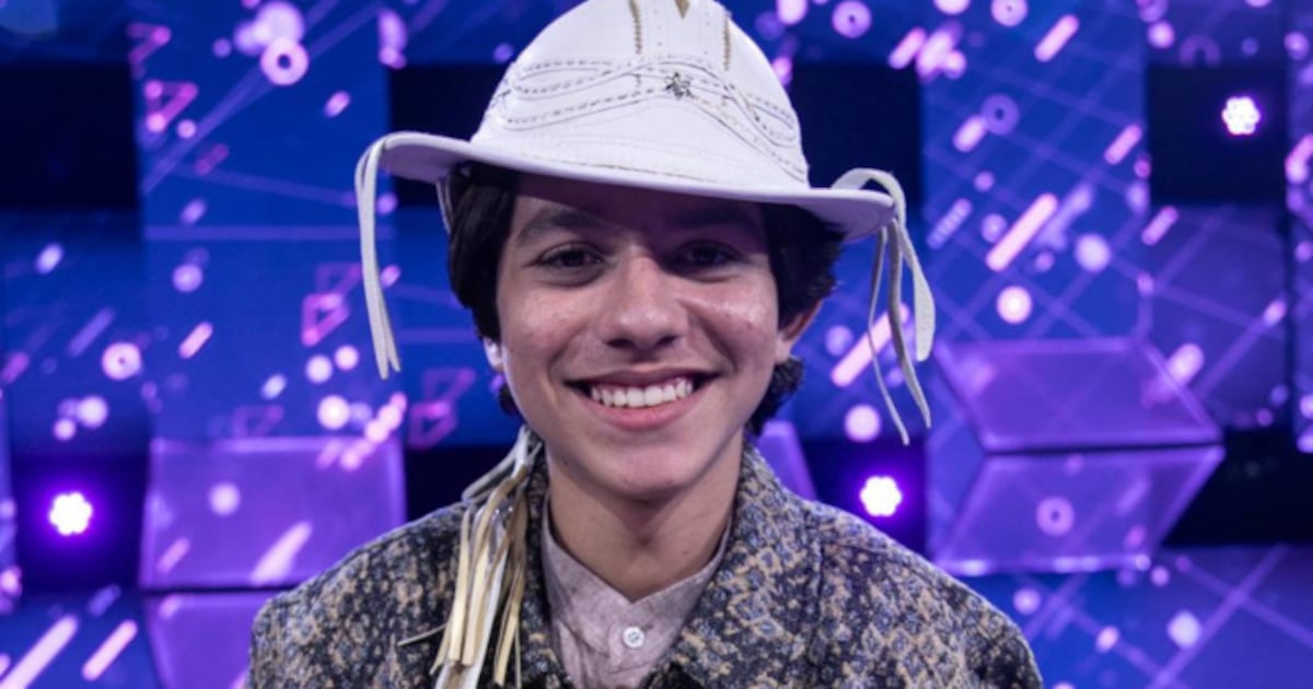 Antonio Marques é o grande campeão do Canta Comigo Teen 6