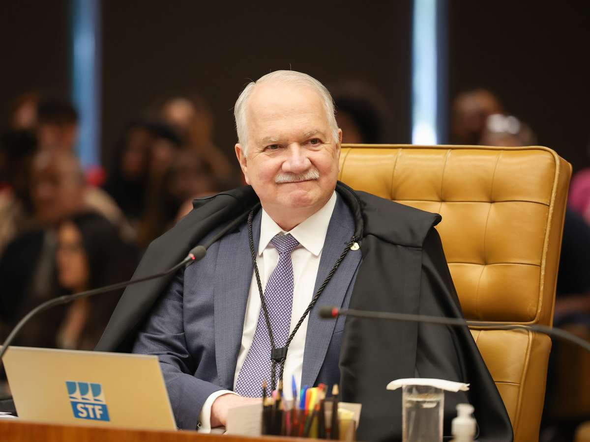 O que acontece após Fachin suspender decisões de Mendonça e Dino sobre comando da PF?