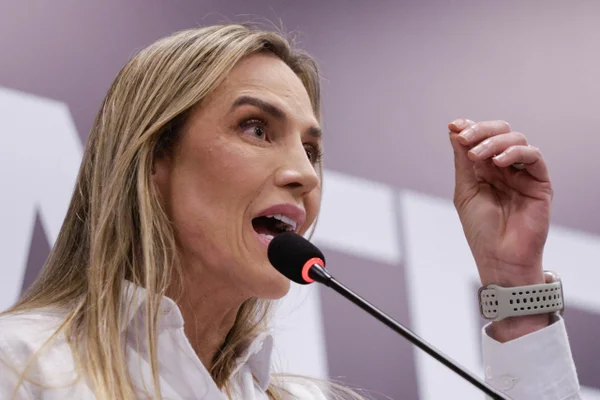 "Meu marido nunca teve nenhum negócio com o governo", afirma Celina