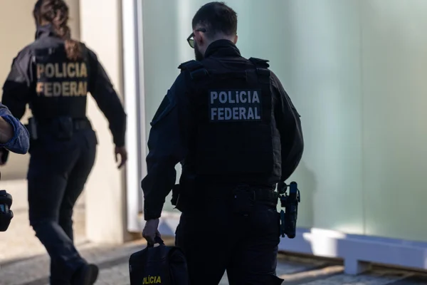 PF faz busca contra suspeito de ameaçar parlamentar em Minas