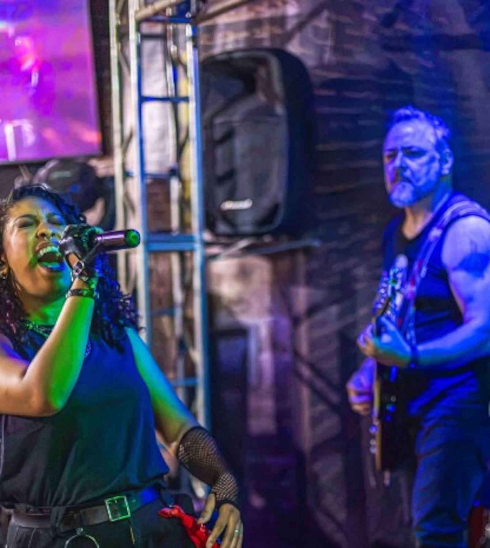 Apresentação recente da banda autoral Valencia na casa de show Garage do Niedson. No Bairro Milionários, na regional do Barreiro, local se tornou referência para bandas autorais de Belo Horizonte, quebrando o circuito fechado de bandas covers em pubs em áreas nobres da cidade Divulgação/Instagram/@valenciabanda_