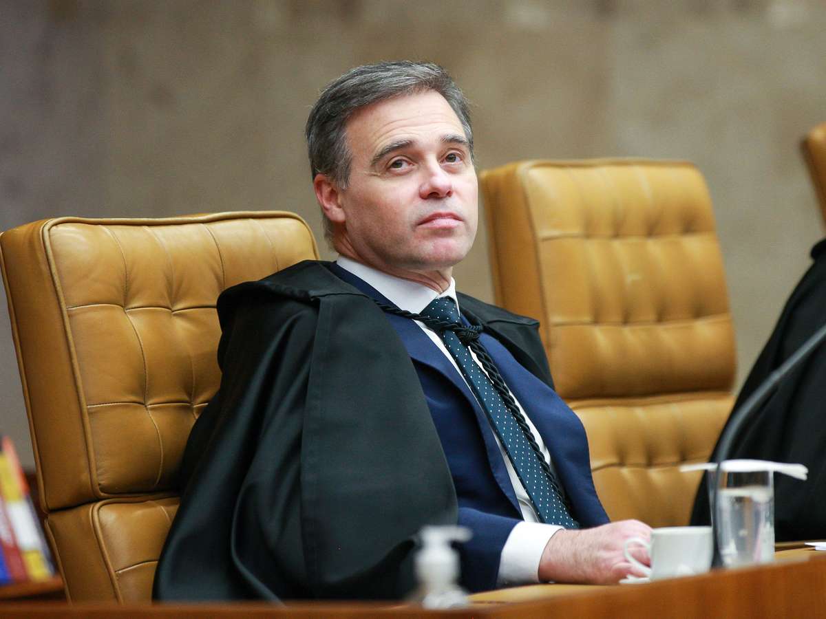 Mendonça reforça que não tem acesso ao histórico do celular de Vorcaro