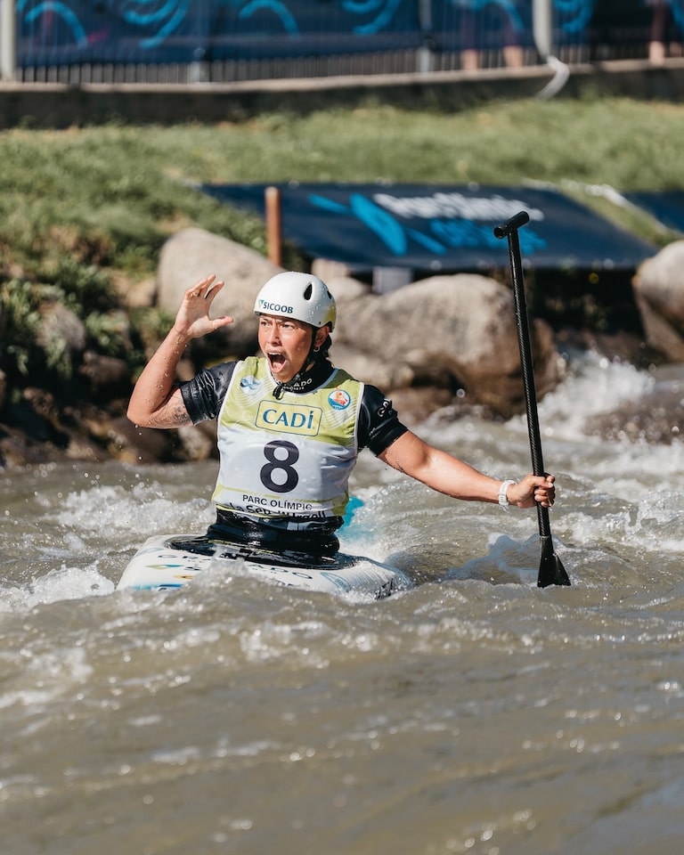Ana Sátila conquista medalha de ouro na Copa do Mundo de canoagem slalom