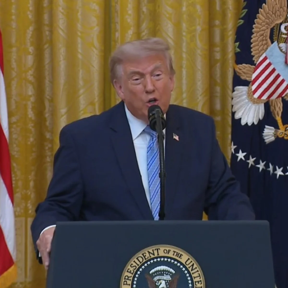 Trump chama de "farsa" alerta sobre perigos da IA