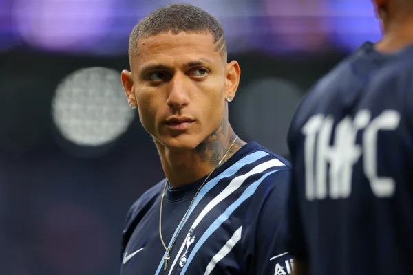 Richarlison se pronuncia após ida frustrada ao Vasco: "Tivemos muito perto"