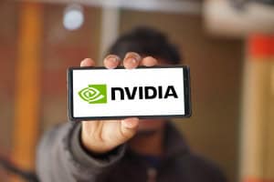 Nvidia estuda investir R$ 53 bilhões no IPO da Anthropic