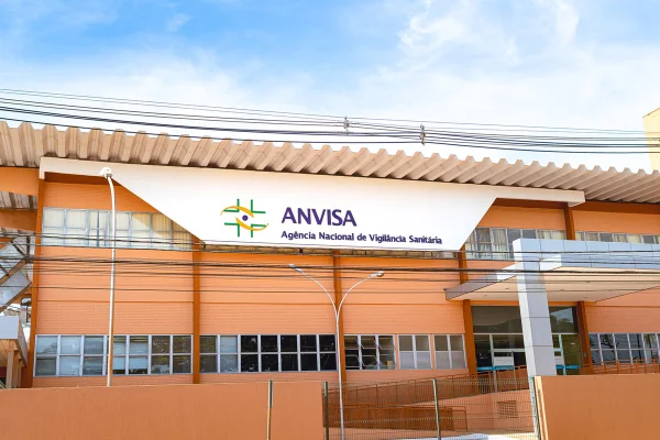 Anvisa determina recolhimento de suplementos vendidos de forma irregular