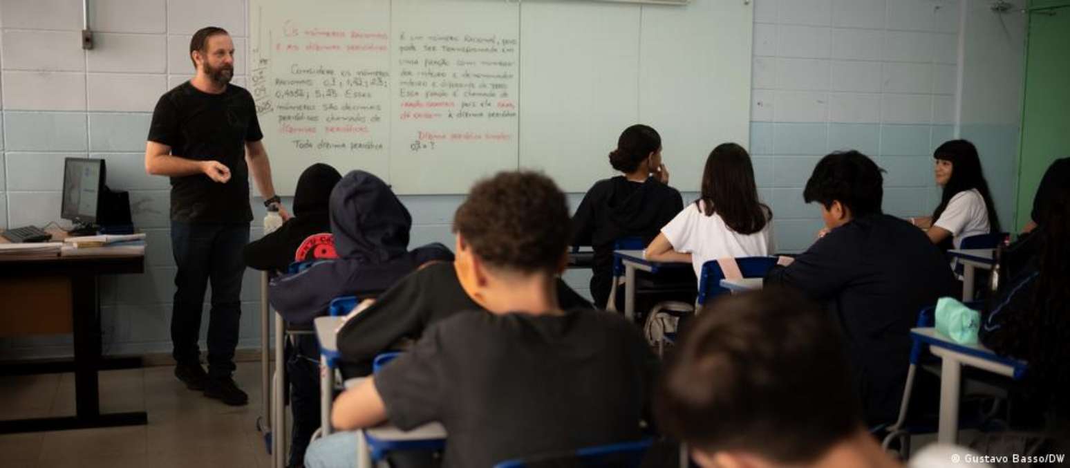 Estudantes de 15 anos no Brasil t&ecirc;m mais dificuldade em aplicar conhecimentos no dia a dia do que nos pa&iacute;ses da OCDE, diz estudo