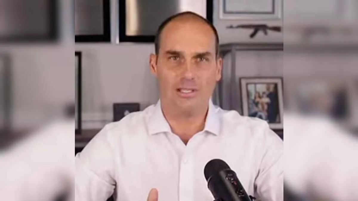 STF: Moraes vota para manter condenação de Eduardo Bolsonaro por coação