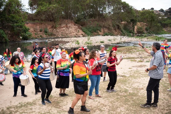 De “praia” a rio poluído: a luta por uma cachoeira escondida de BH