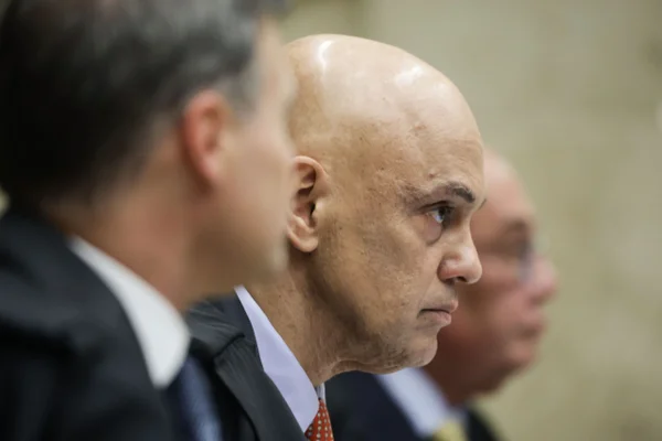 Senadores se mobilizam para ir a Brasília no dia em que STF julgará Moraes - destaque galeria