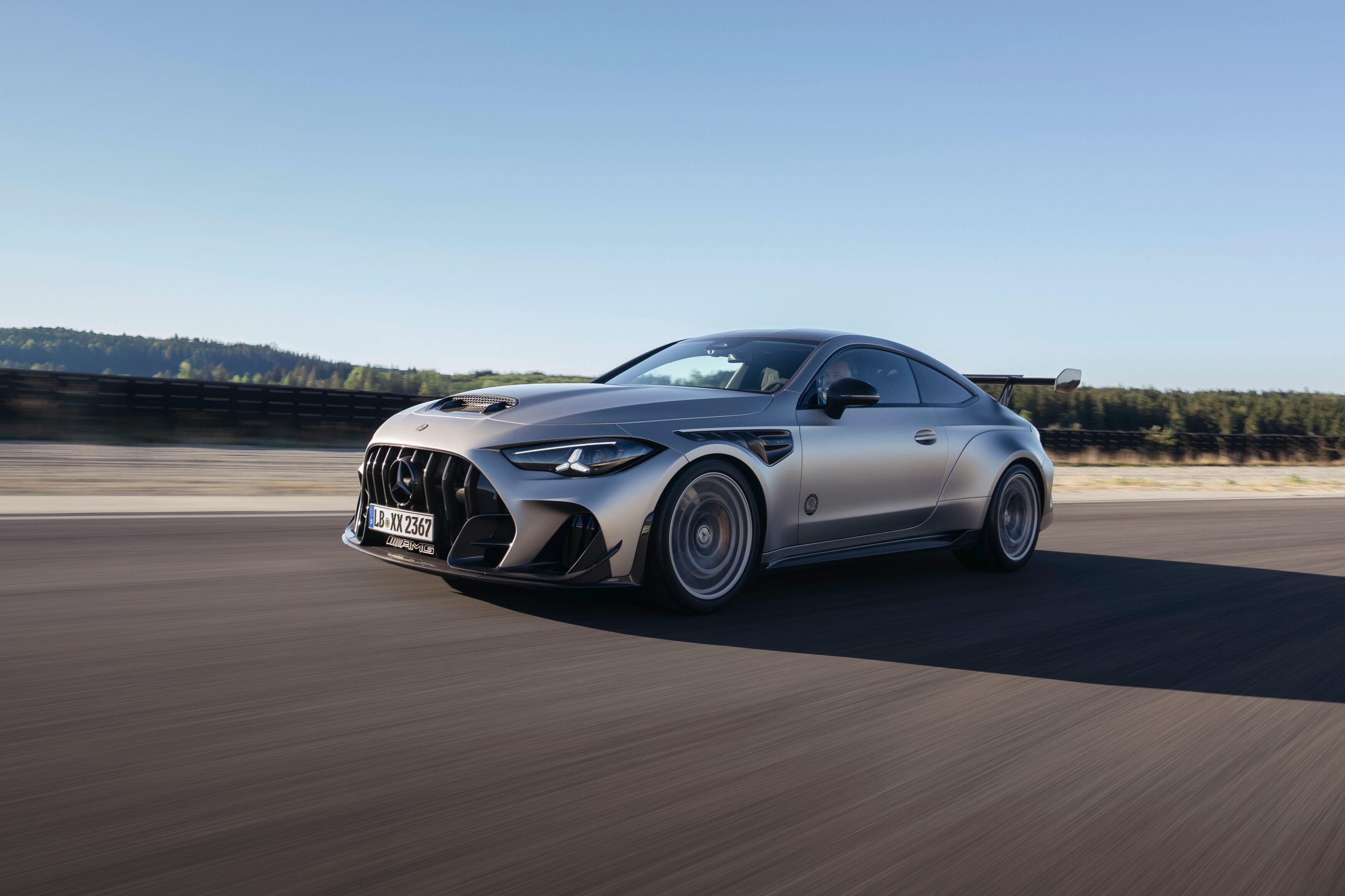 O novo Mercedes-AMG CLE 646 Spezialanfertigung é um monstro focado em pista de 475 kW