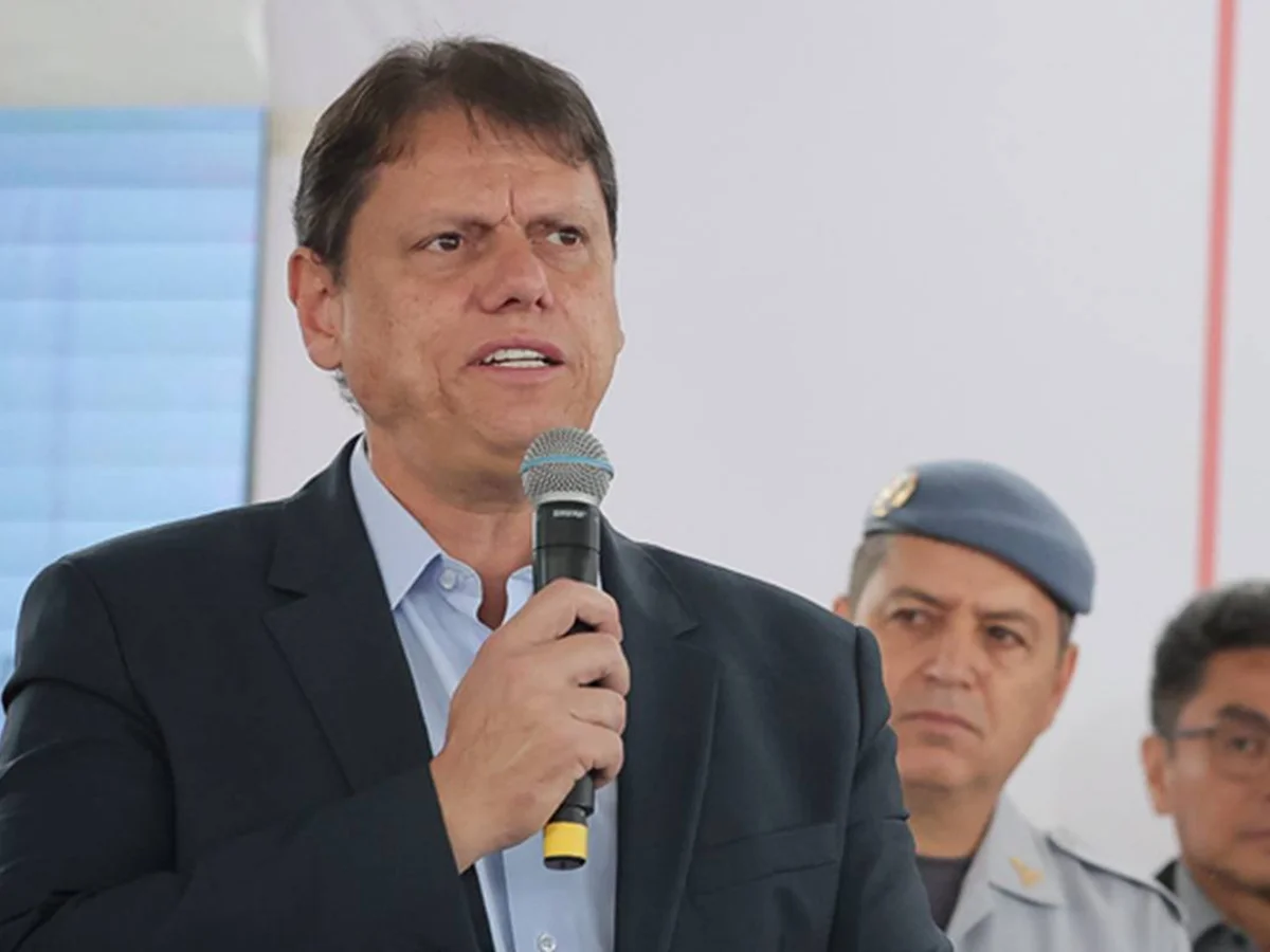 Haddad aciona TRE-SP contra gravações de Tarcísio em obras estaduais