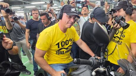 Flávio Bolsonaro pede ‘transparência total’ de inquérito sobre financiamento do Dark Horse