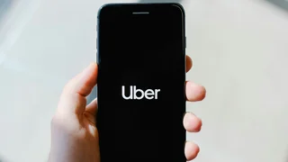 Uber libera vídeo ao vivo para pais acompanharem viagens dos filhos