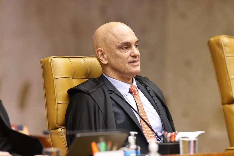 Fachin tira Moraes da relatoria do inquérito das fake news em meio a crise no STF