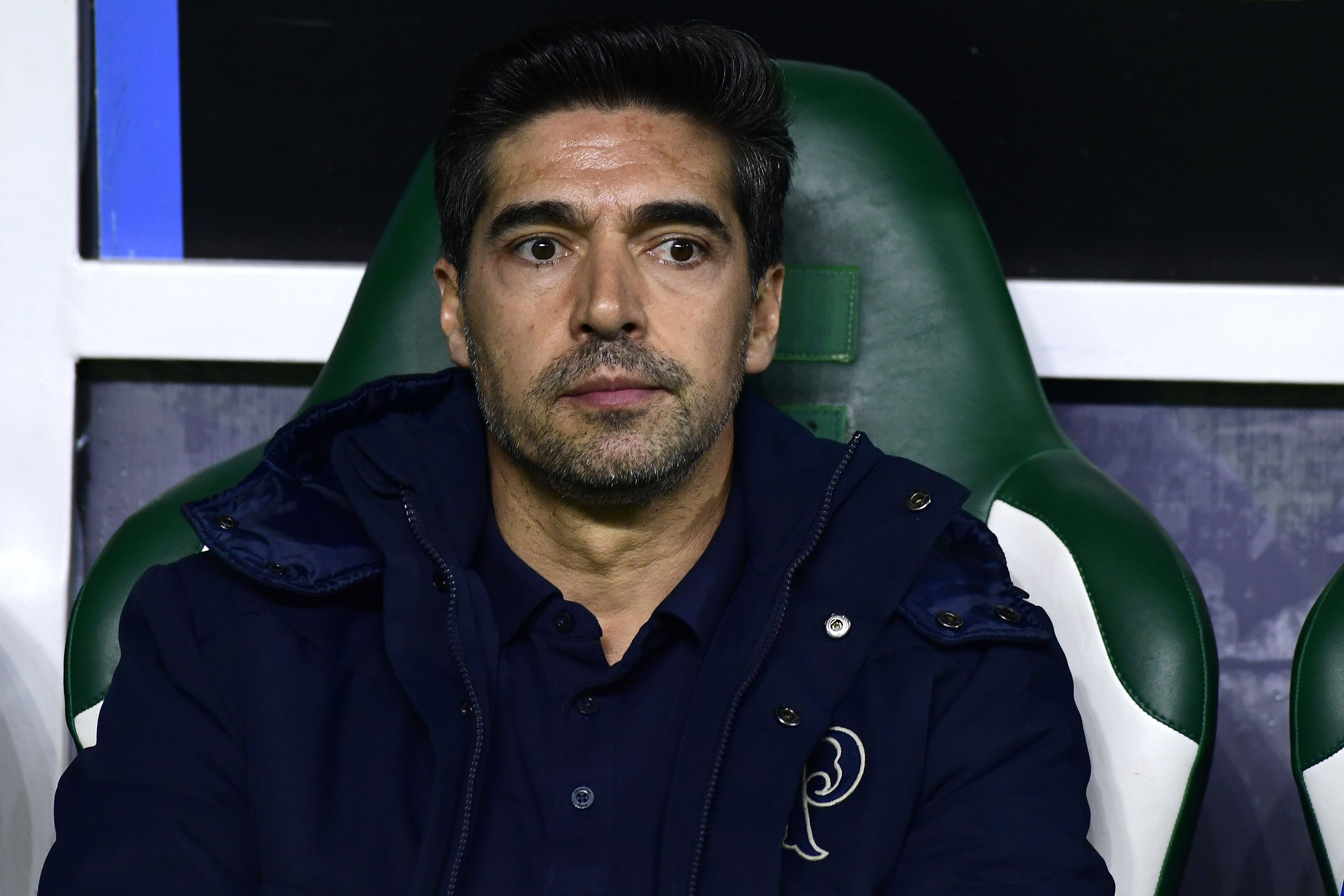 Abel critica regra do limite de jogos para mudar de clube no Brasileirão: "Vocês acham justo?"