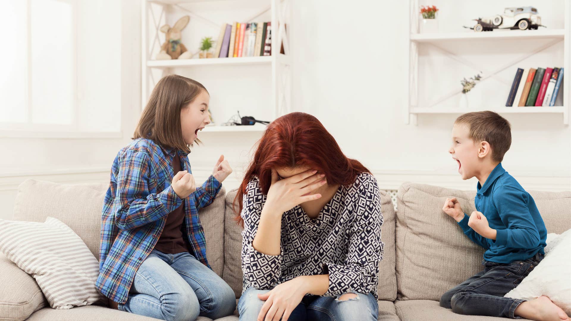 Pessoas que foram profundamente feridas por seus pais frequentemente ouviam estas 11 frases de boas intenções ao crescer