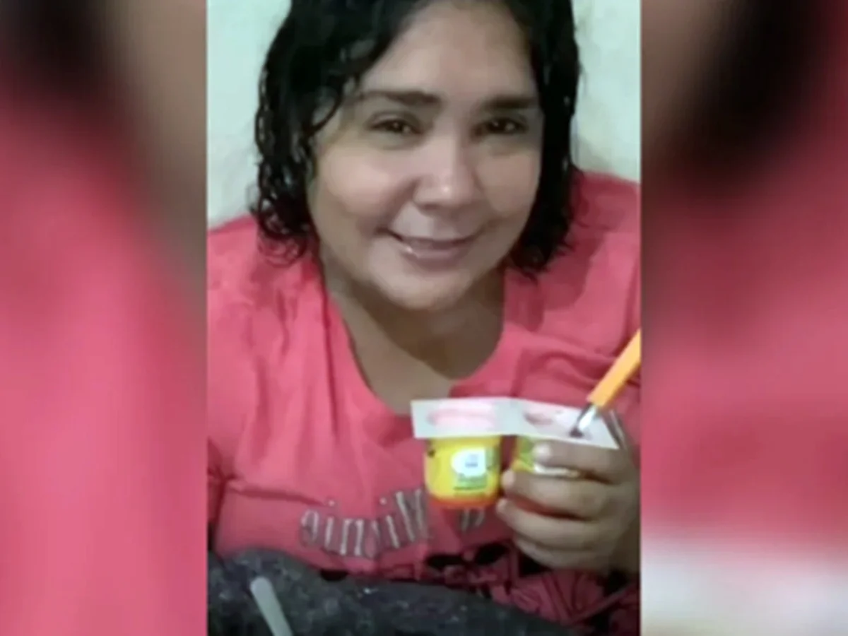 Mulher que fingiu ter 12 anos para ser adotada vai para prisão domiciliar