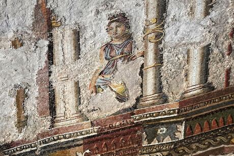 Roma revela o maior mosaico de parede romano já visto, com misteriosa cidade portuária