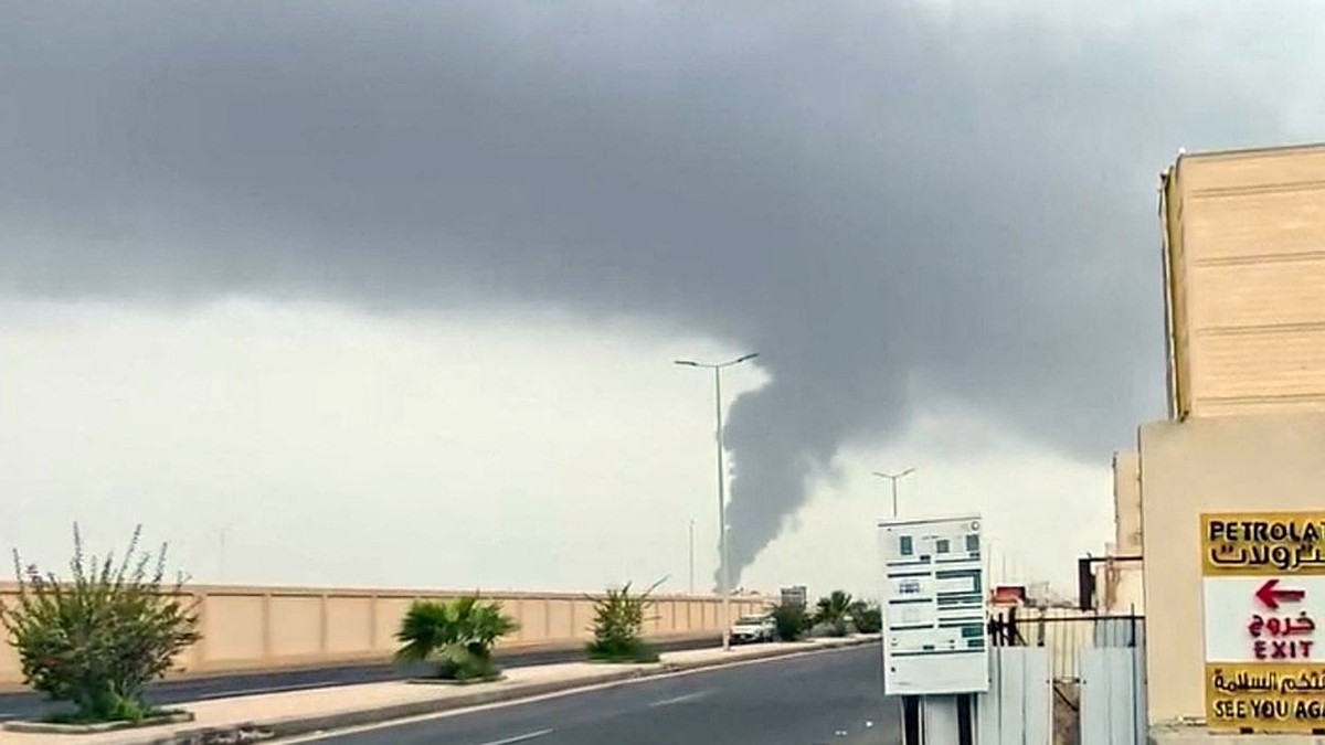 Um oleoduto na Arábia Saudita foi atacado do Iraque: o primeiro-ministro az-Zaidi demitiu o comandante do centro de operações