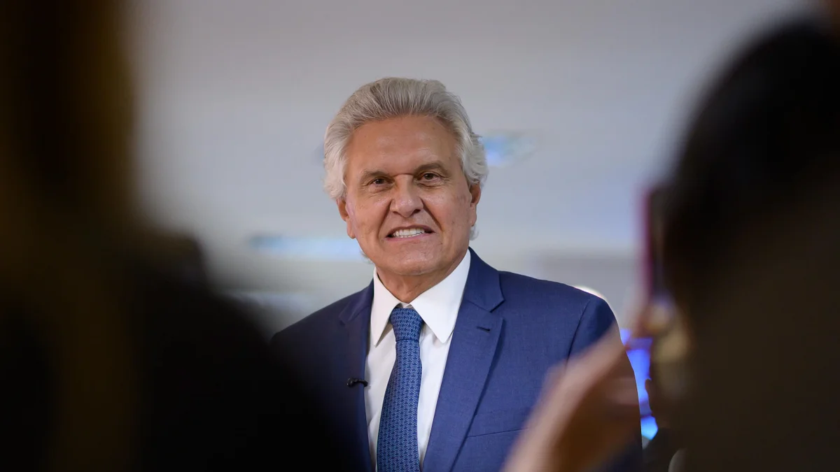 No hospital, Caiado defende que quebra de sigilo se estenda ao Caso INSS