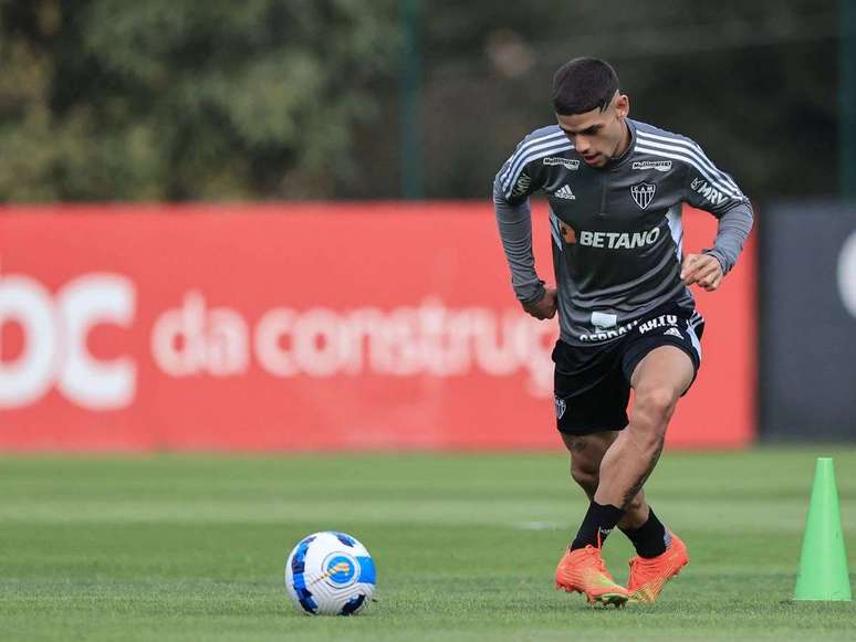 Santos mira ex-Atlético-MG e esbarra em exigência do Dínamo Moscou